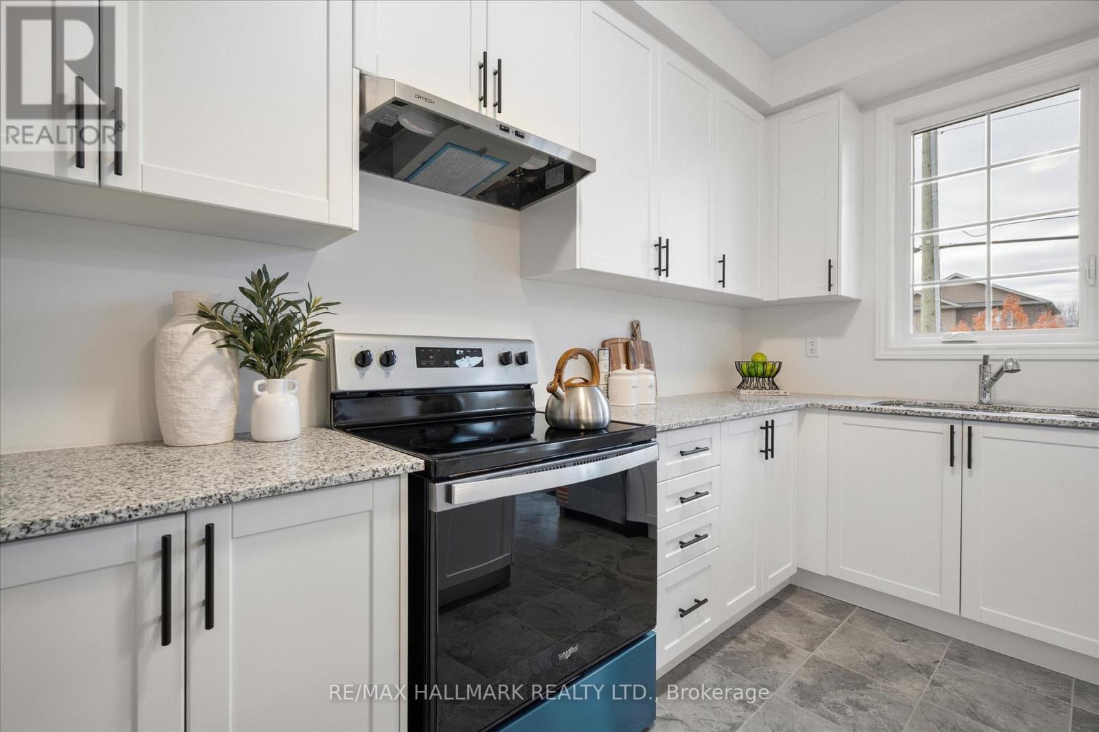 11 Tamblyn Trail, New Tecumseth, Ontario  L0G 1A0 - Photo 22 - N12573876