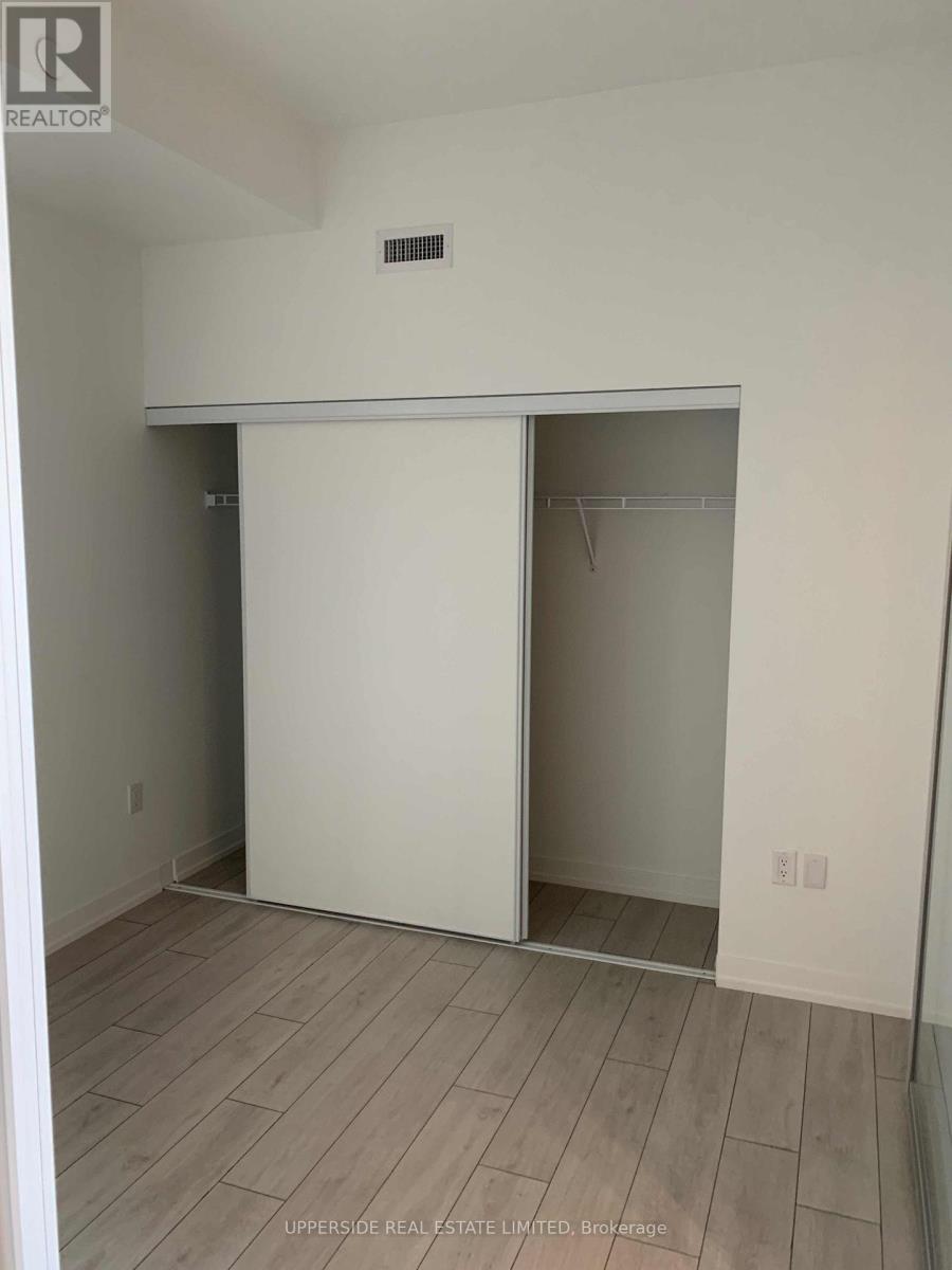 401 - 270 Dufferin Street, Toronto, Ontario  M6K 0H8 - Photo 10 - W12573858