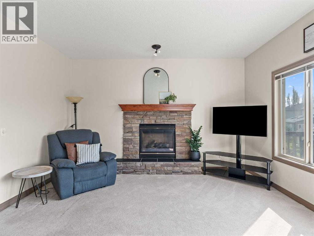 95 Crystal Shores Road, Okotoks, Alberta  T1S 2H9 - Photo 5 - A2272491