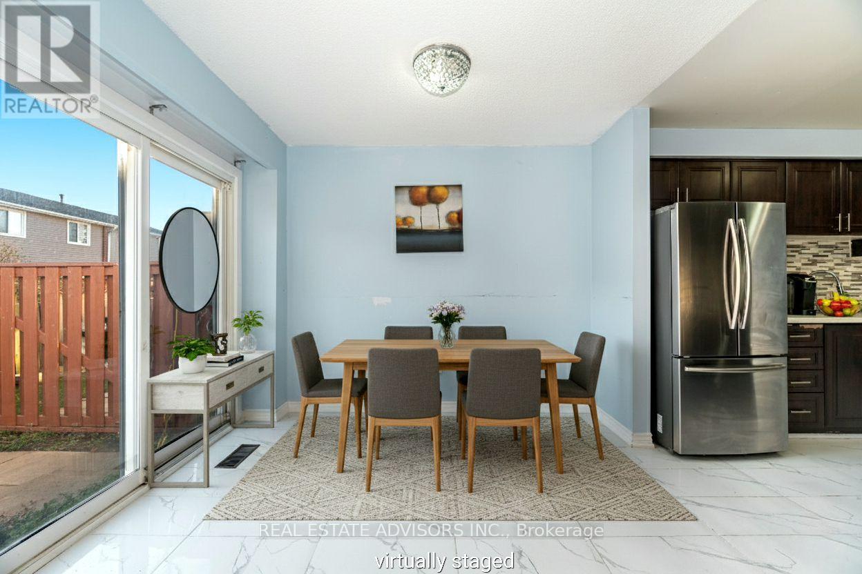 58 - 58 Carisbrooke Court, Brampton, Ontario  L6S 3K1 - Photo 7 - W12560620