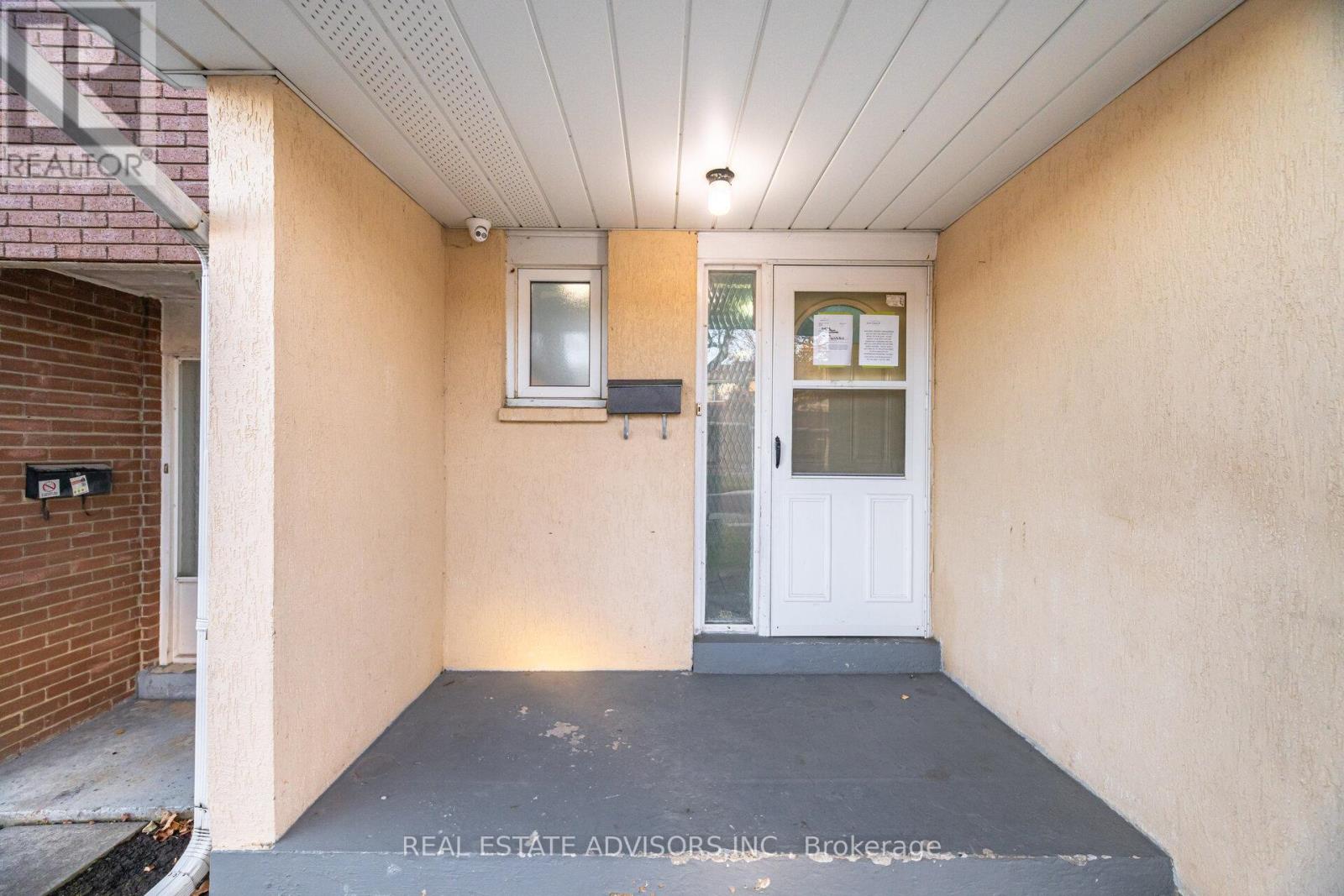 58 - 58 Carisbrooke Court, Brampton, Ontario  L6S 3K1 - Photo 30 - W12560620