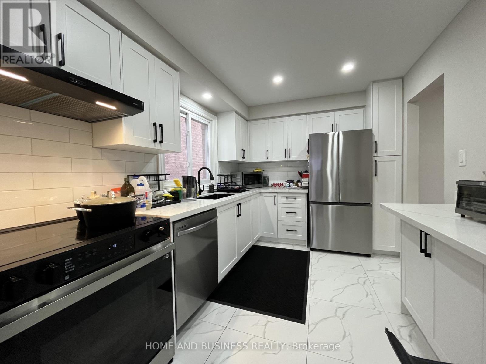 4327 Burnaby Court, Mississauga, Ontario  L4W 3W7 - Photo 14 - W12573878