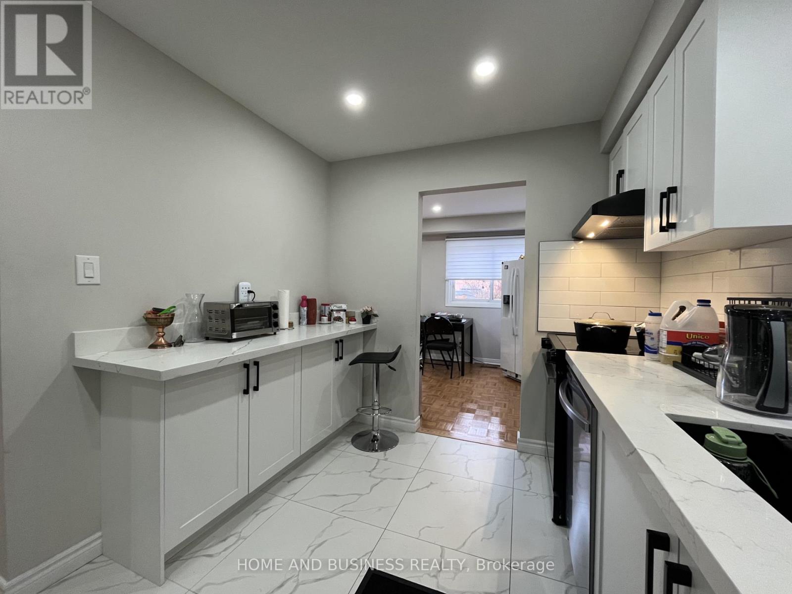 4327 Burnaby Court, Mississauga, Ontario  L4W 3W7 - Photo 15 - W12573878