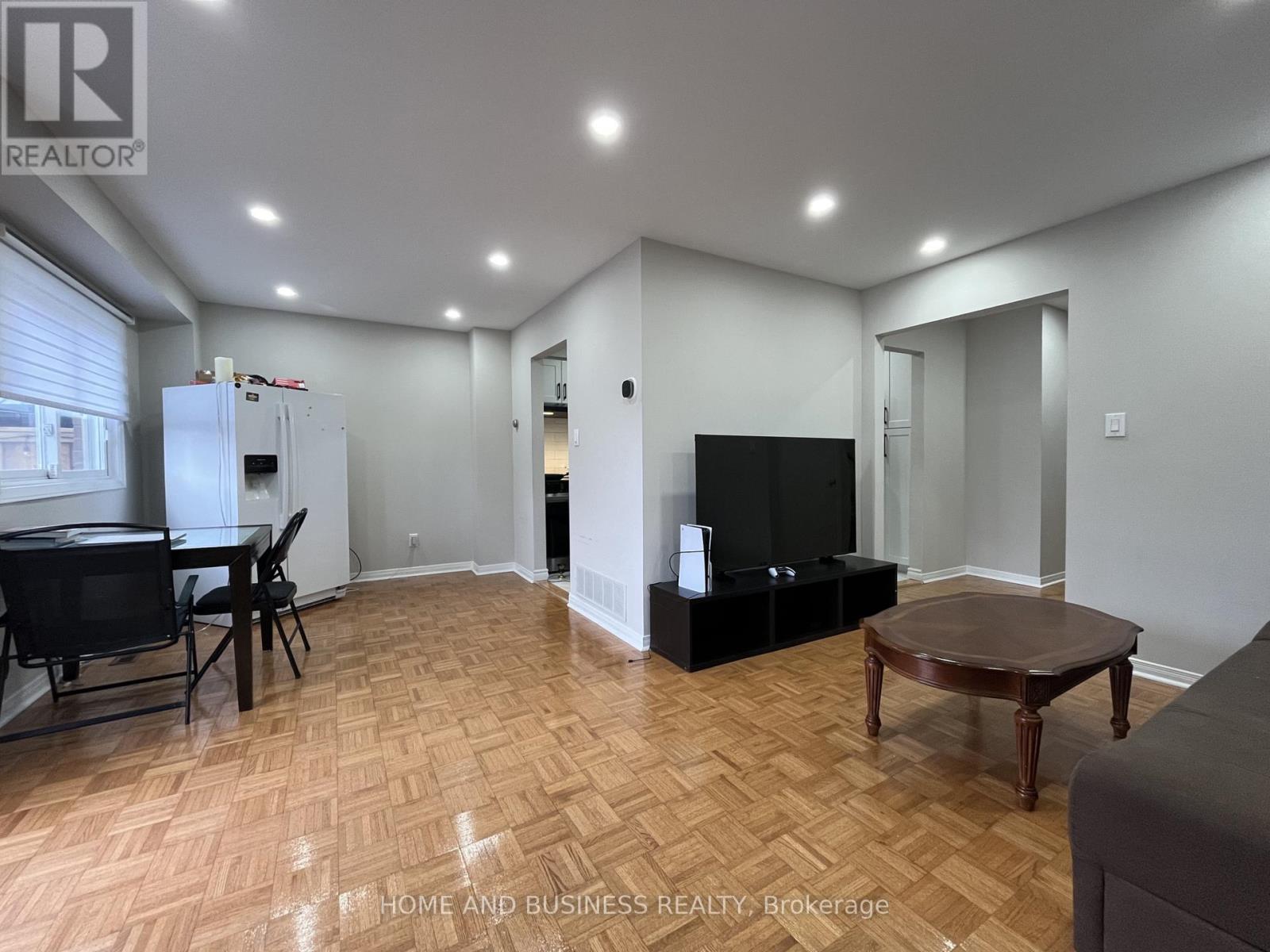 4327 Burnaby Court, Mississauga, Ontario  L4W 3W7 - Photo 16 - W12573878