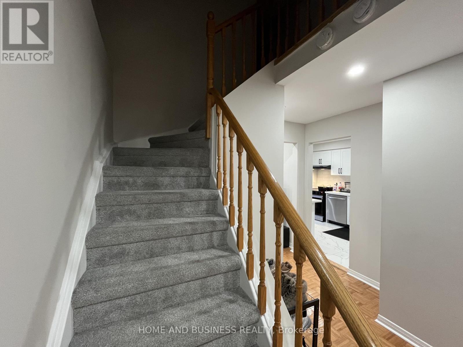 4327 Burnaby Court, Mississauga, Ontario  L4W 3W7 - Photo 18 - W12573878