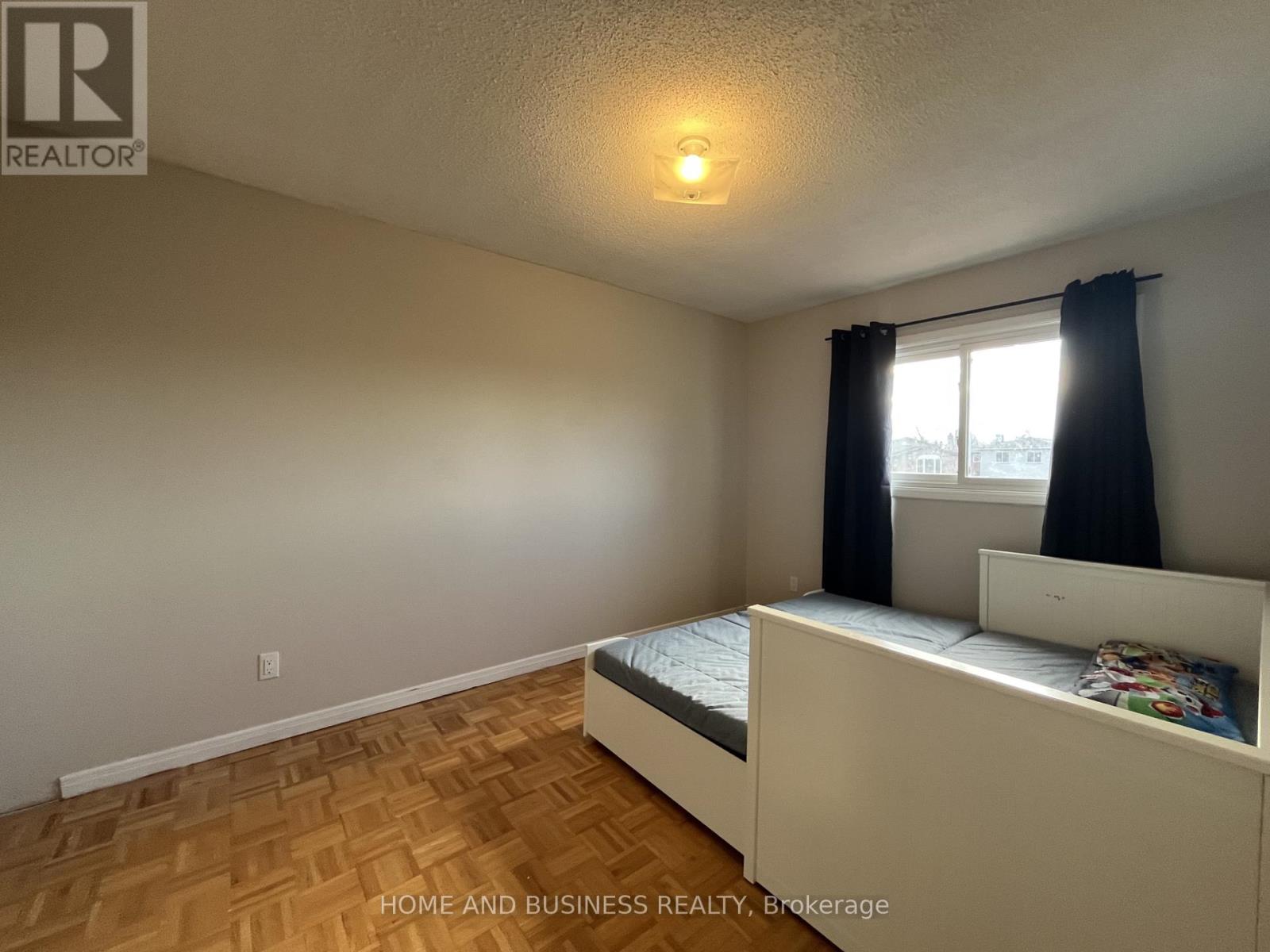 4327 Burnaby Court, Mississauga, Ontario  L4W 3W7 - Photo 19 - W12573878