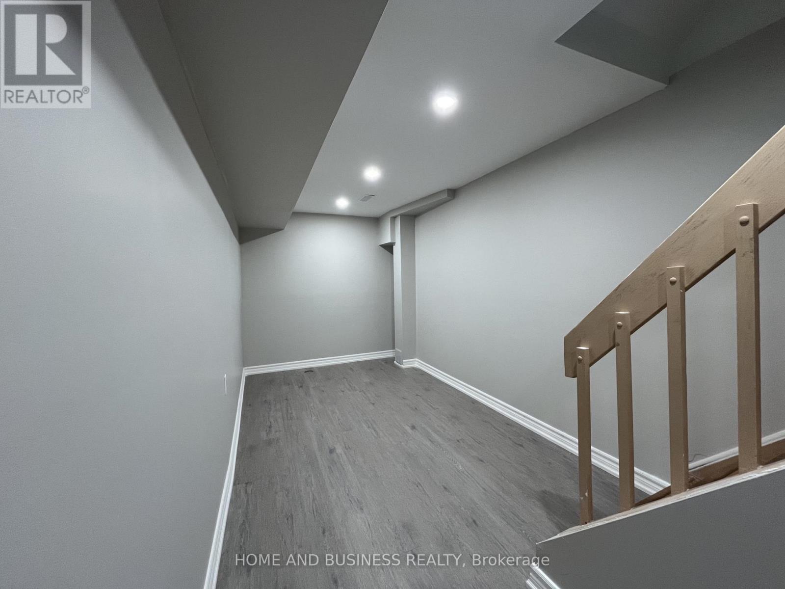 4327 Burnaby Court, Mississauga, Ontario  L4W 3W7 - Photo 32 - W12573878