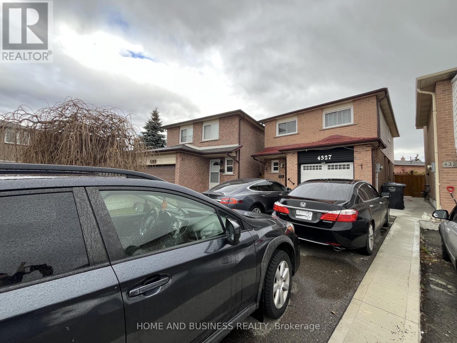 4327 Burnaby Court, Mississauga, Ontario  L4W 3W7 - Photo 34 - W12573878