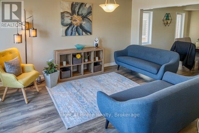 683 Laking Terrace, Milton, Ontario  L9T 9J4 - Photo 7 - W12573896