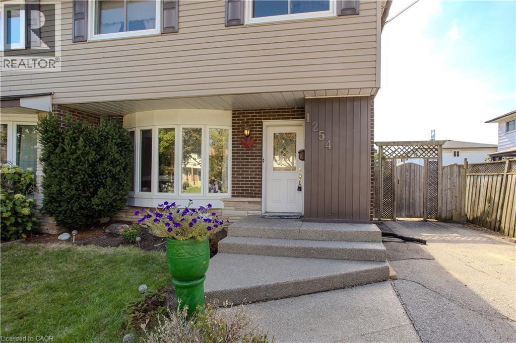 1254 Treeland Street, Burlington, Ontario L7R 3T6 - Photo 3 - 40767070