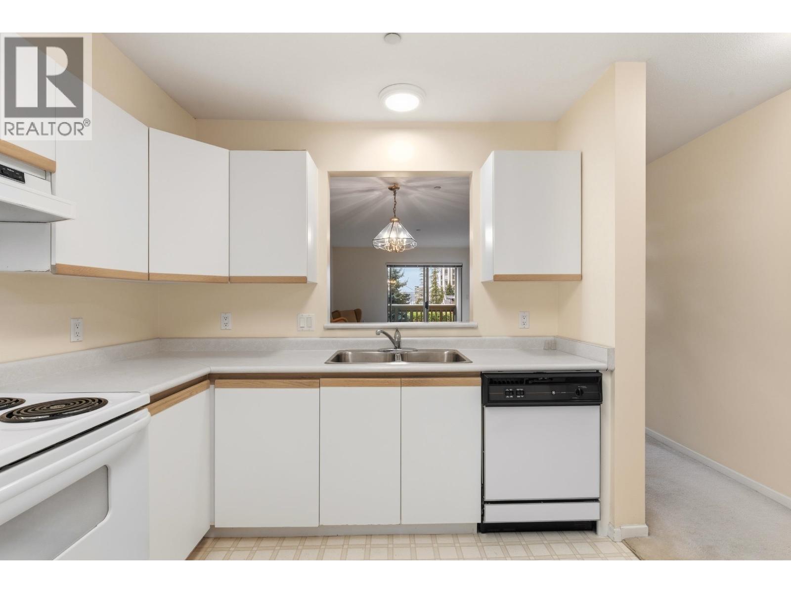 209 843 22nd Street, West Vancouver, British Columbia  V7V 4C1 - Photo 7 - R3067933