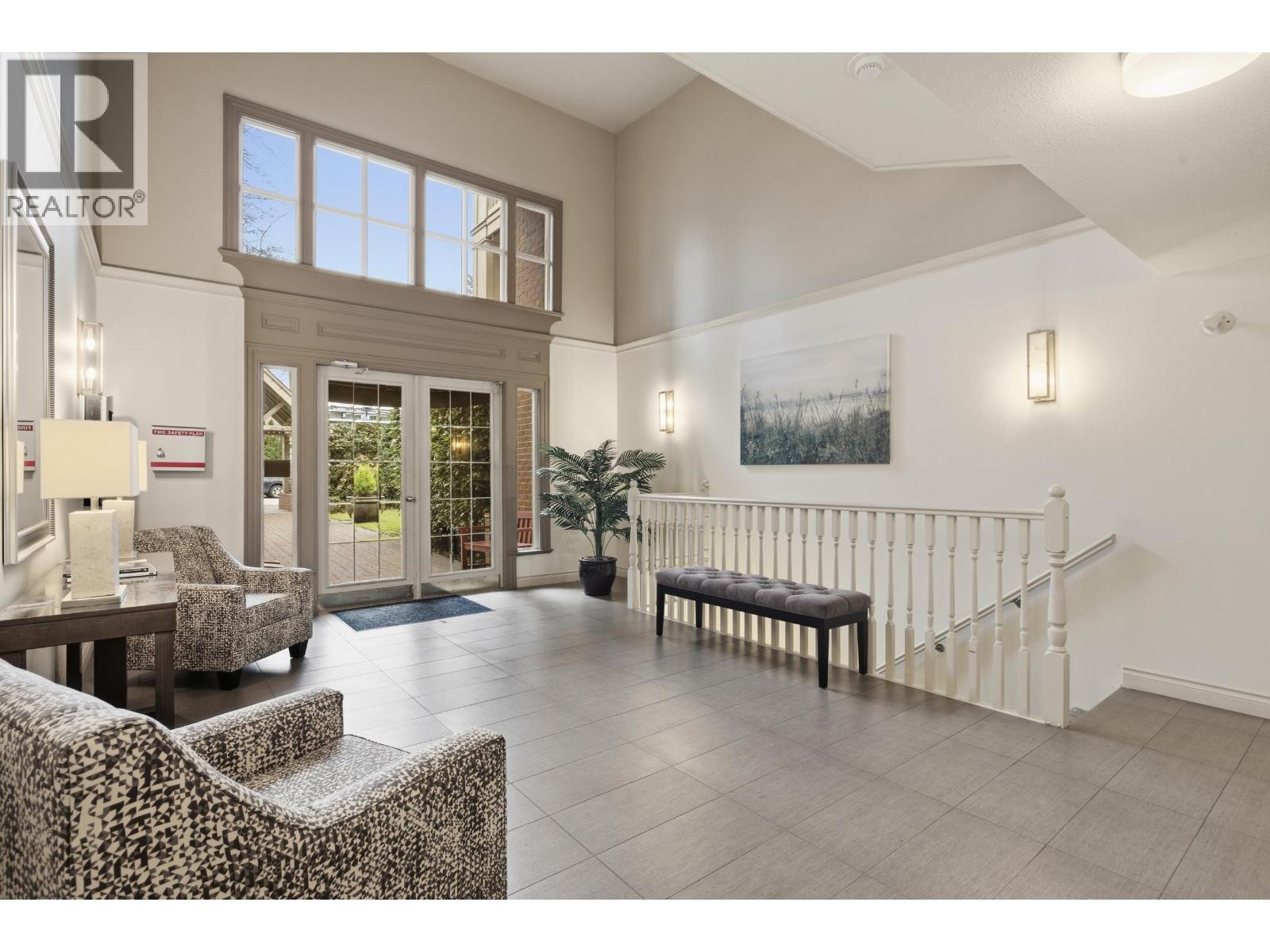 209 843 22nd Street, West Vancouver, British Columbia  V7V 4C1 - Photo 3 - R3067933