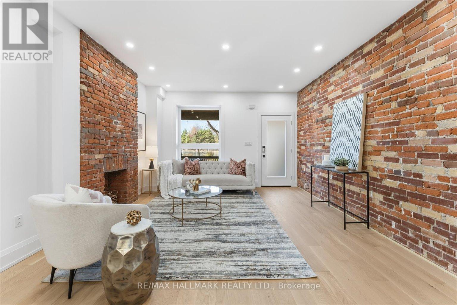 51 Withrow Avenue, Toronto, Ontario M4K 1C8 - Photo 2 - E12573892