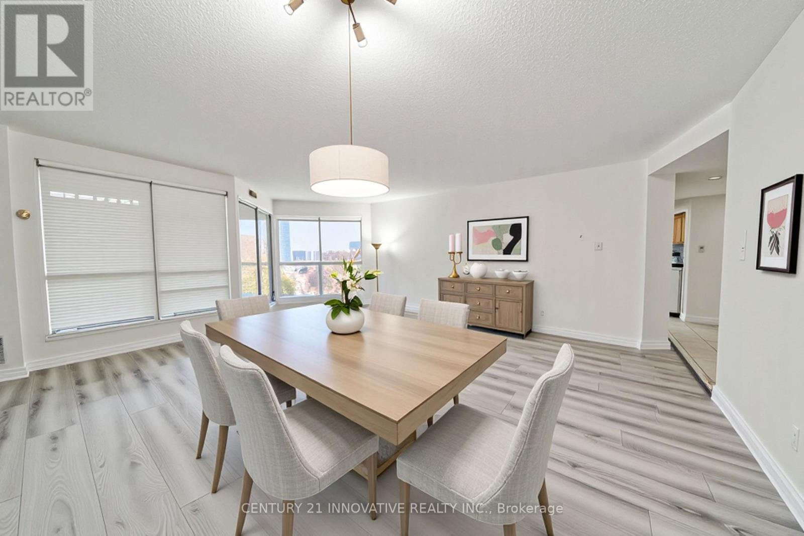 511 - 5 Weldrick Road W, Richmond Hill, Ontario  L4C 8S9 - Photo 4 - N12573888