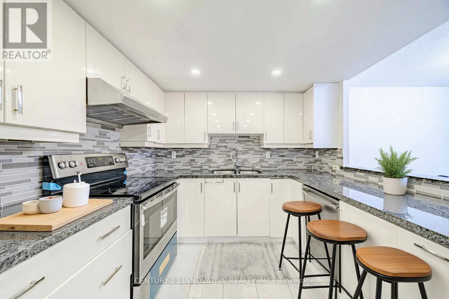 511 - 5 Weldrick Road W, Richmond Hill, Ontario  L4C 8S9 - Photo 5 - N12573888