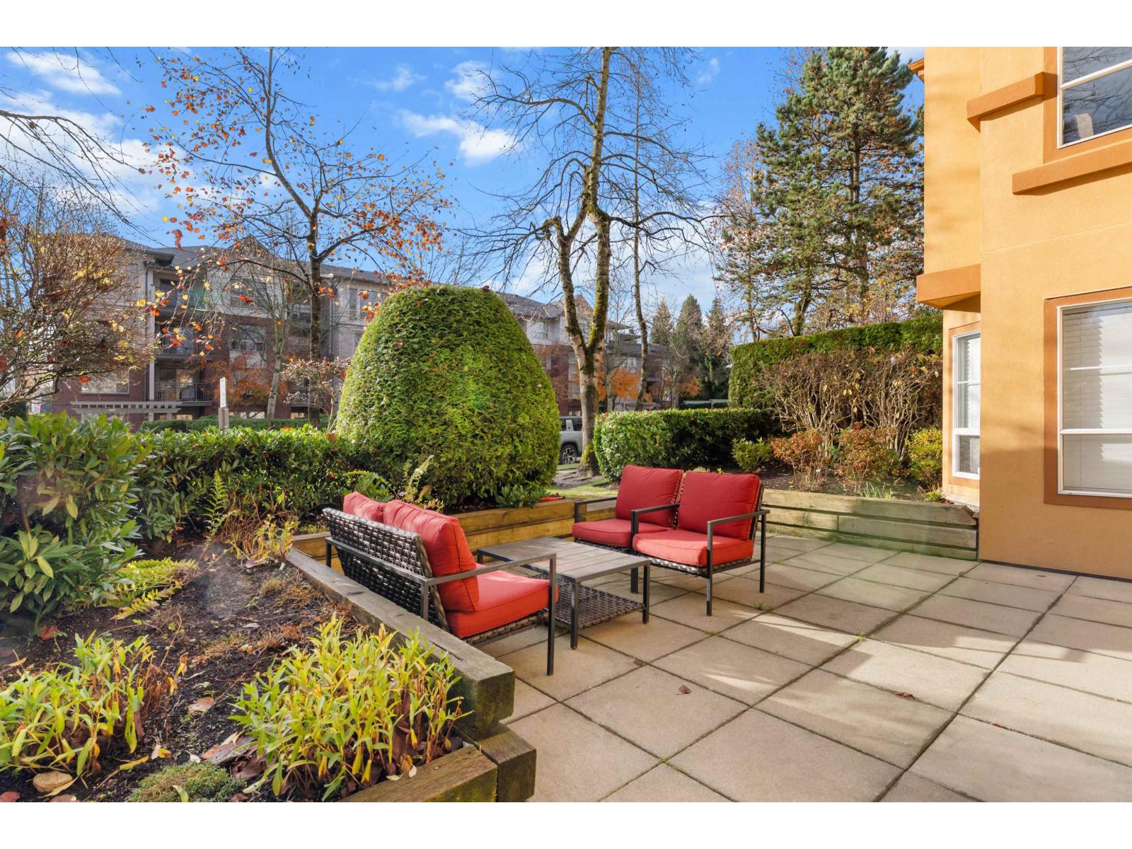 106 15185 22 AVENUE, Surrey, British Columbia