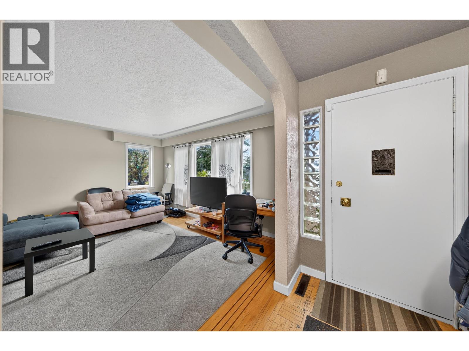 5765 Quebec Street, Vancouver, British Columbia  V5W 2N7 - Photo 4 - R3069720