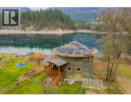 810A 16th Avenue, genelle, British Columbia