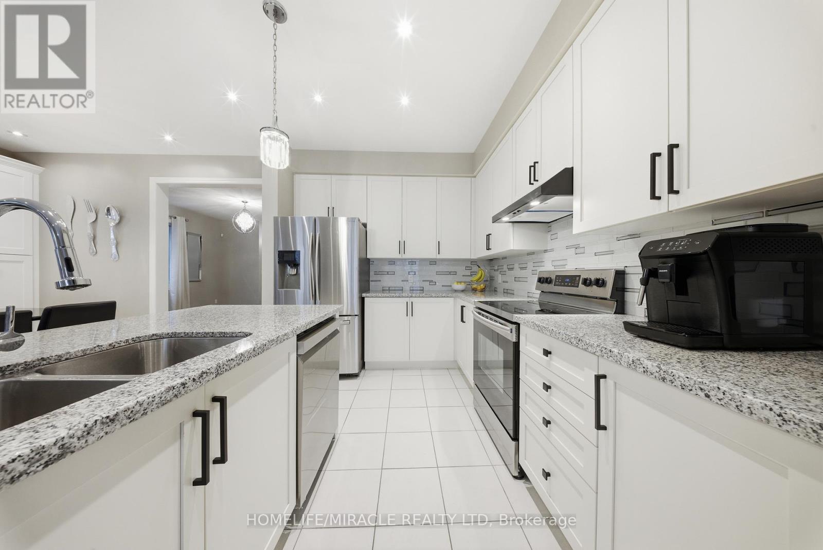 79 Willoughby Way, New Tecumseth, Ontario  L9R 0P4 - Photo 10 - N12553602