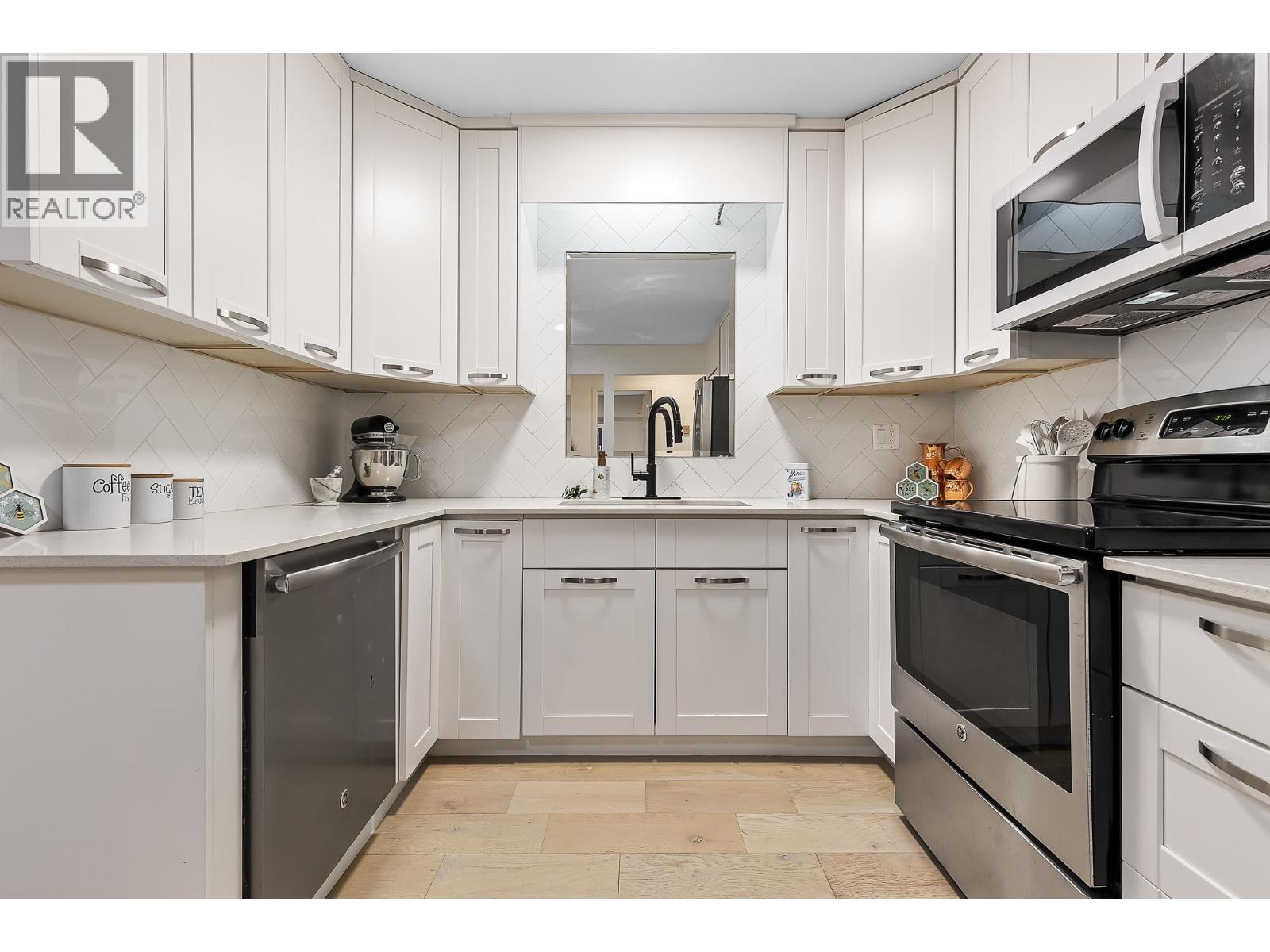 9 22128 DEWDNEY TRUNK ROAD, Maple Ridge, British Columbia