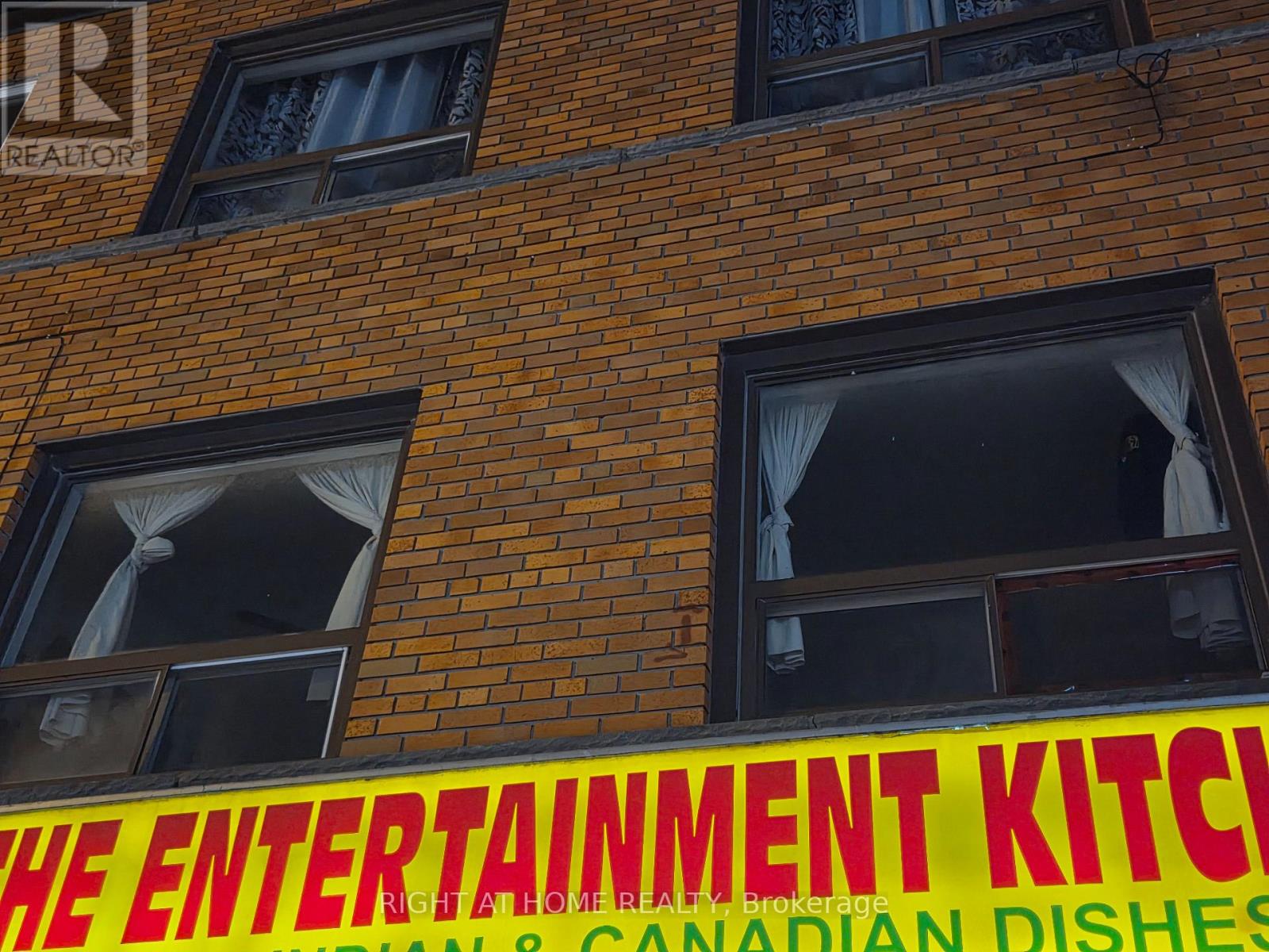 Level 2 - 1561 Eglinton Avenue West Avenue, Toronto, Ontario M6E 2G9 - Photo 10 - C12573908