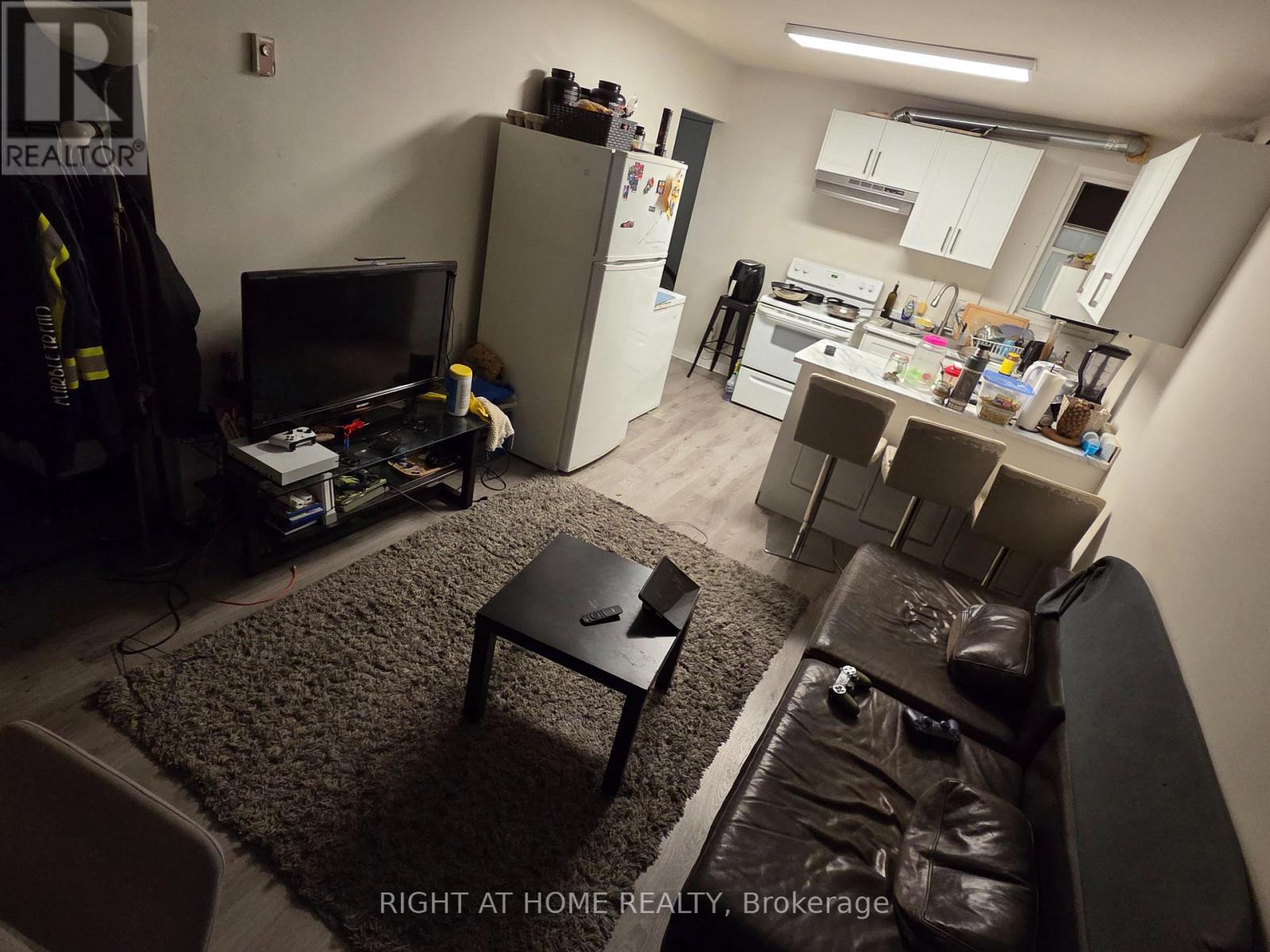 Level 2 - 1561 Eglinton Avenue West Avenue, Toronto, Ontario M6E 2G9 - Photo 11 - C12573908