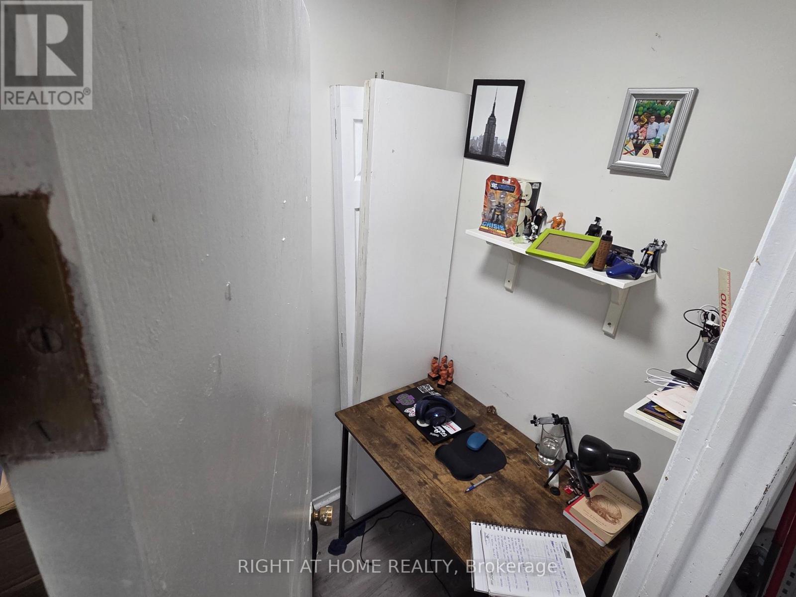 Level 2 - 1561 Eglinton Avenue West Avenue, Toronto, Ontario M6E 2G9 - Photo 6 - C12573908