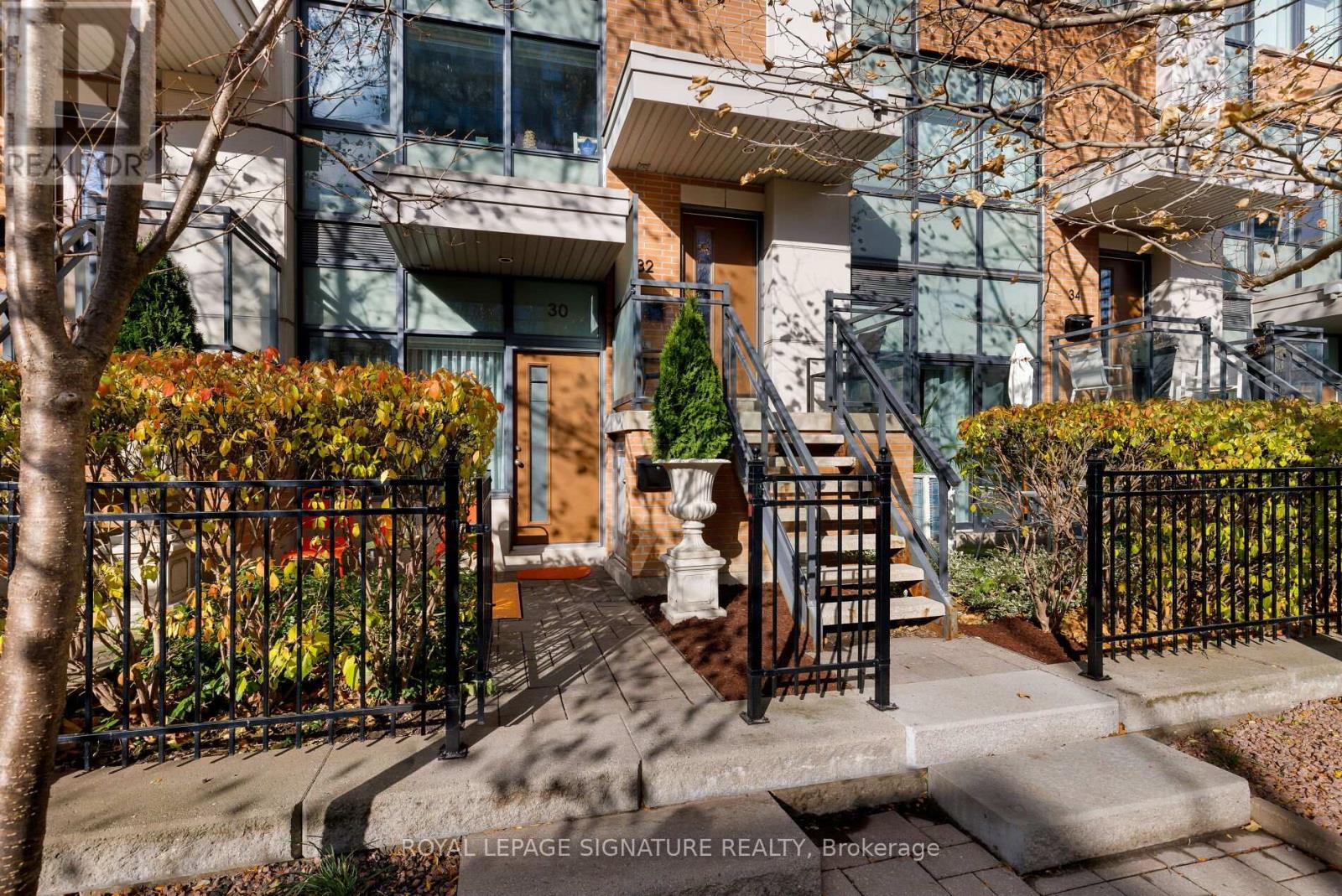 30 COLE STREET, Toronto, Ontario