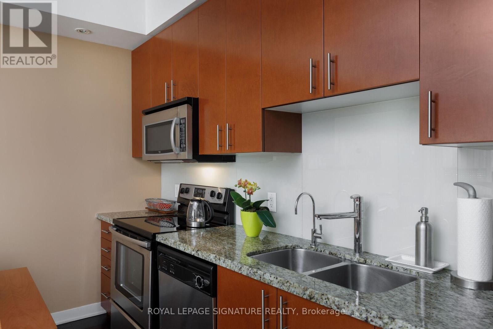 30 Cole Street, Toronto, Ontario M5A 4M3 - Photo 11 - C12573938