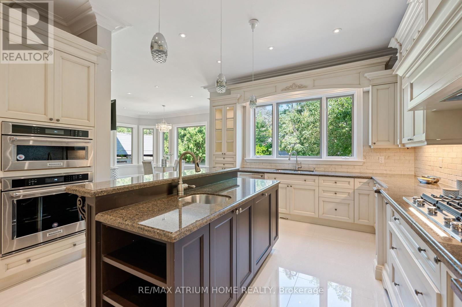 242 Parkview Avenue, Toronto, Ontario  M2N 3Z1 - Photo 5 - C12573944