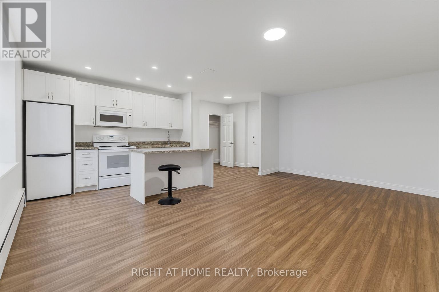 105 - 107 Redpath Avenue, Toronto, Ontario M4S 2J9 - Photo 3 - C12573966