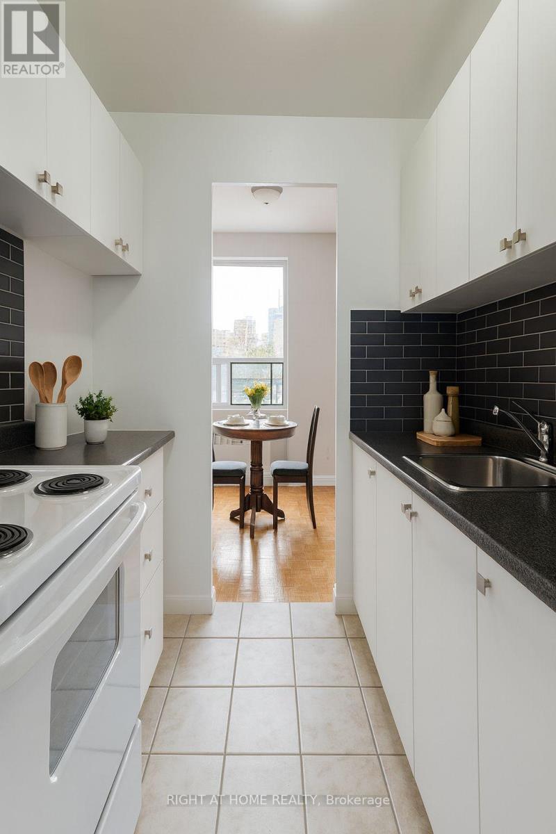 205 - 1002 Lawrence Avenue E, Toronto, Ontario  M3C 1R4 - Photo 2 - C12573968