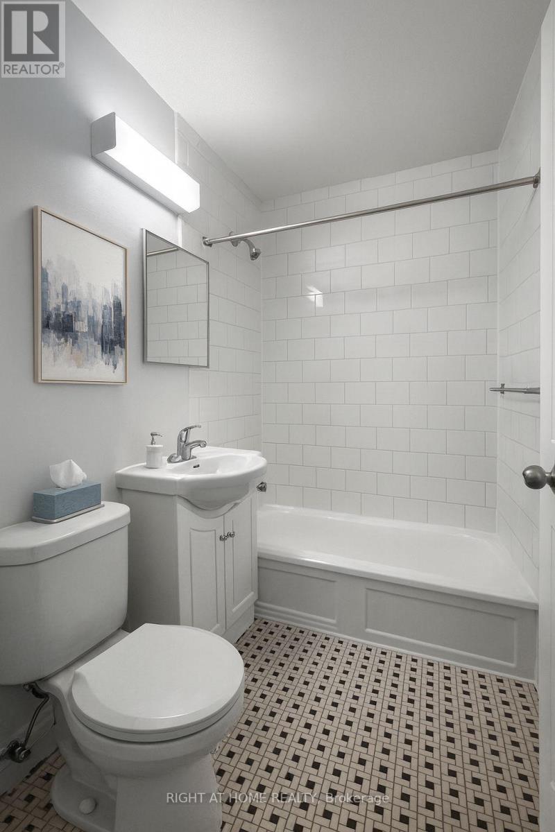 205 - 1002 Lawrence Avenue E, Toronto, Ontario  M3C 1R4 - Photo 5 - C12573968