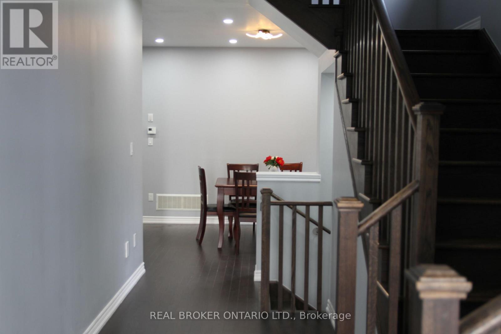 31 Swordfish Drive, Whitby, Ontario L1P 0K7 - Photo 3 - E12573932