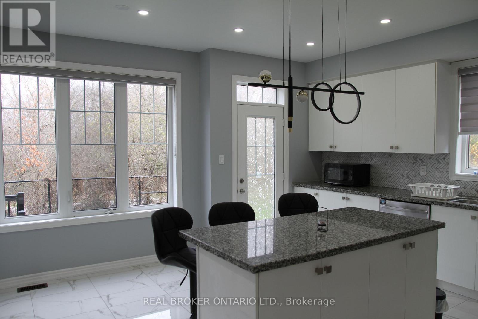 31 Swordfish Drive, Whitby, Ontario L1P 0K7 - Photo 6 - E12573932