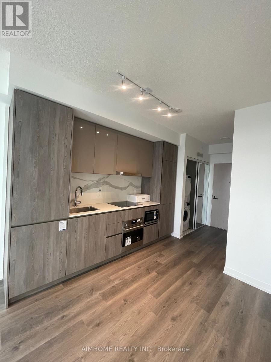 1810 - 8 Interchange Way, Vaughan, Ontario  L4K 0R2 - Photo 13 - N12573952