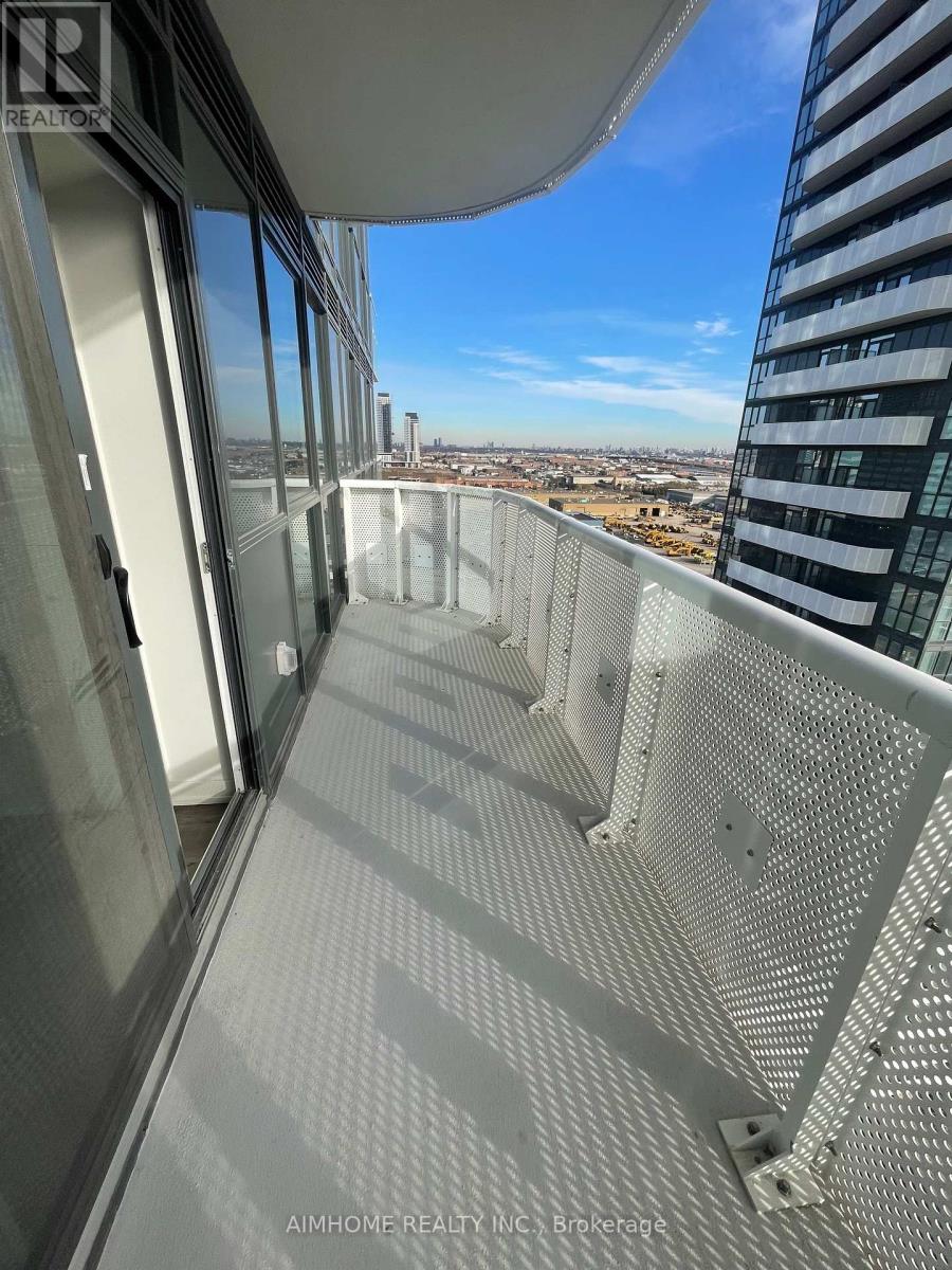 1810 - 8 Interchange Way, Vaughan, Ontario  L4K 0R2 - Photo 2 - N12573952