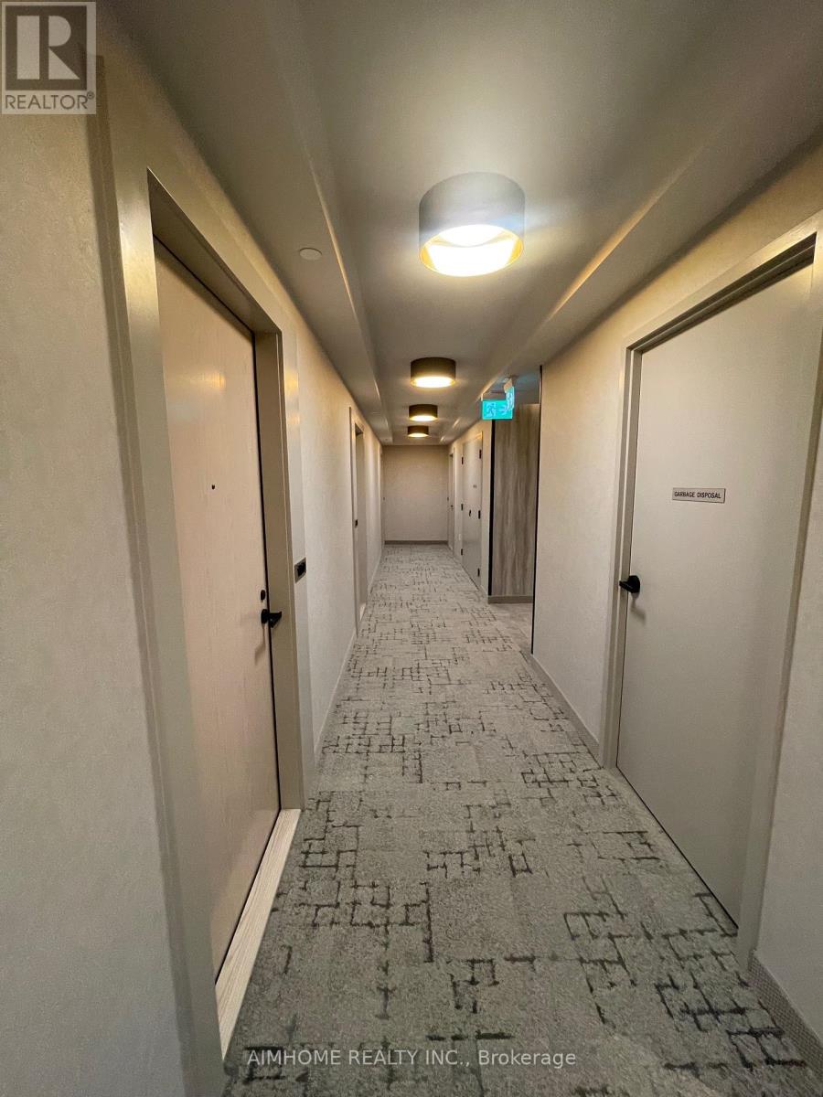 1810 - 8 Interchange Way, Vaughan, Ontario  L4K 0R2 - Photo 3 - N12573952