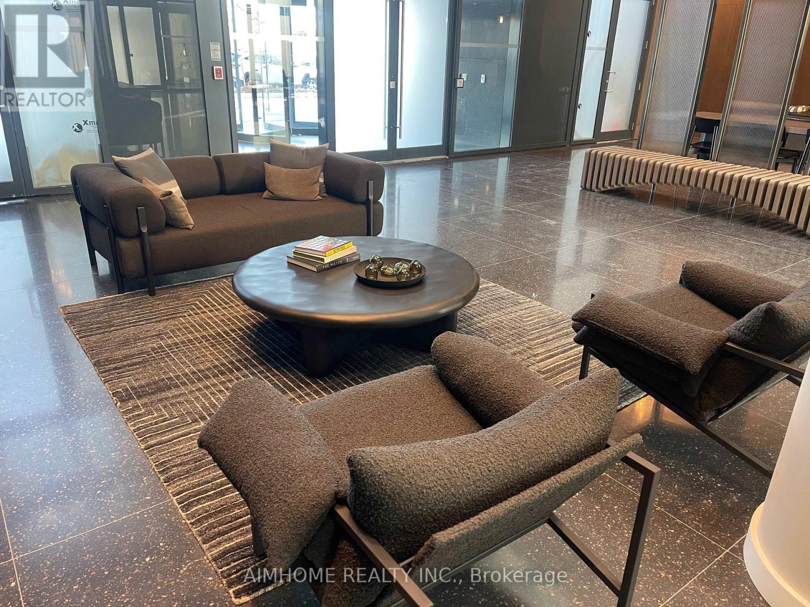 1810 - 8 Interchange Way, Vaughan, Ontario  L4K 0R2 - Photo 5 - N12573952