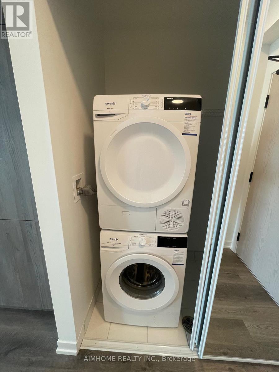 1810 - 8 Interchange Way, Vaughan, Ontario  L4K 0R2 - Photo 8 - N12573952