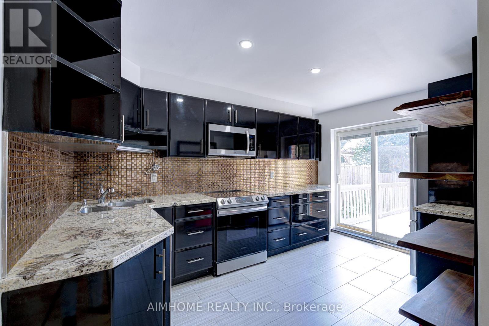 97 Edgecroft Road, Toronto, Ontario M8Z 2C2 - Photo 21 - W12573922