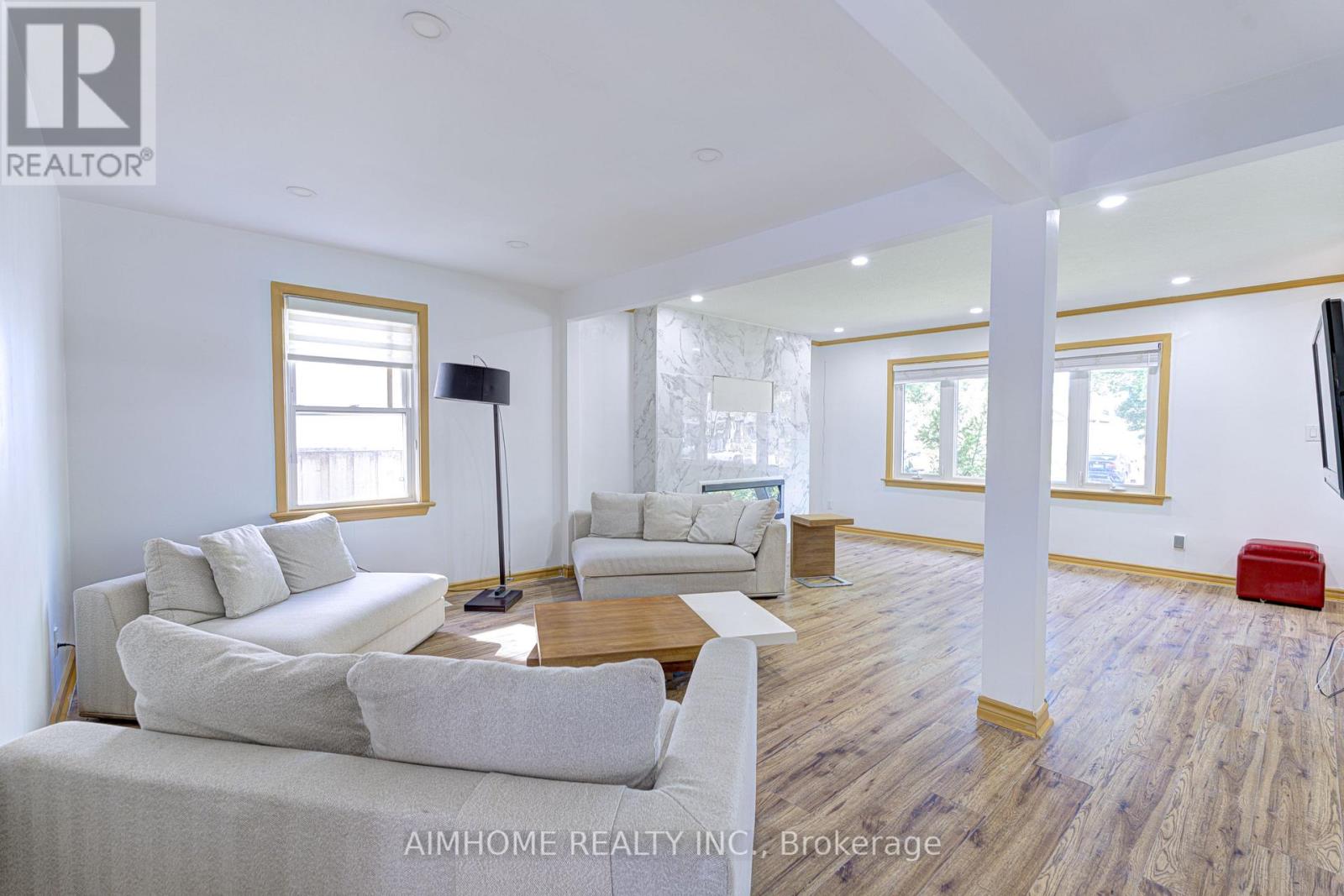 97 Edgecroft Road, Toronto, Ontario M8Z 2C2 - Photo 30 - W12573922