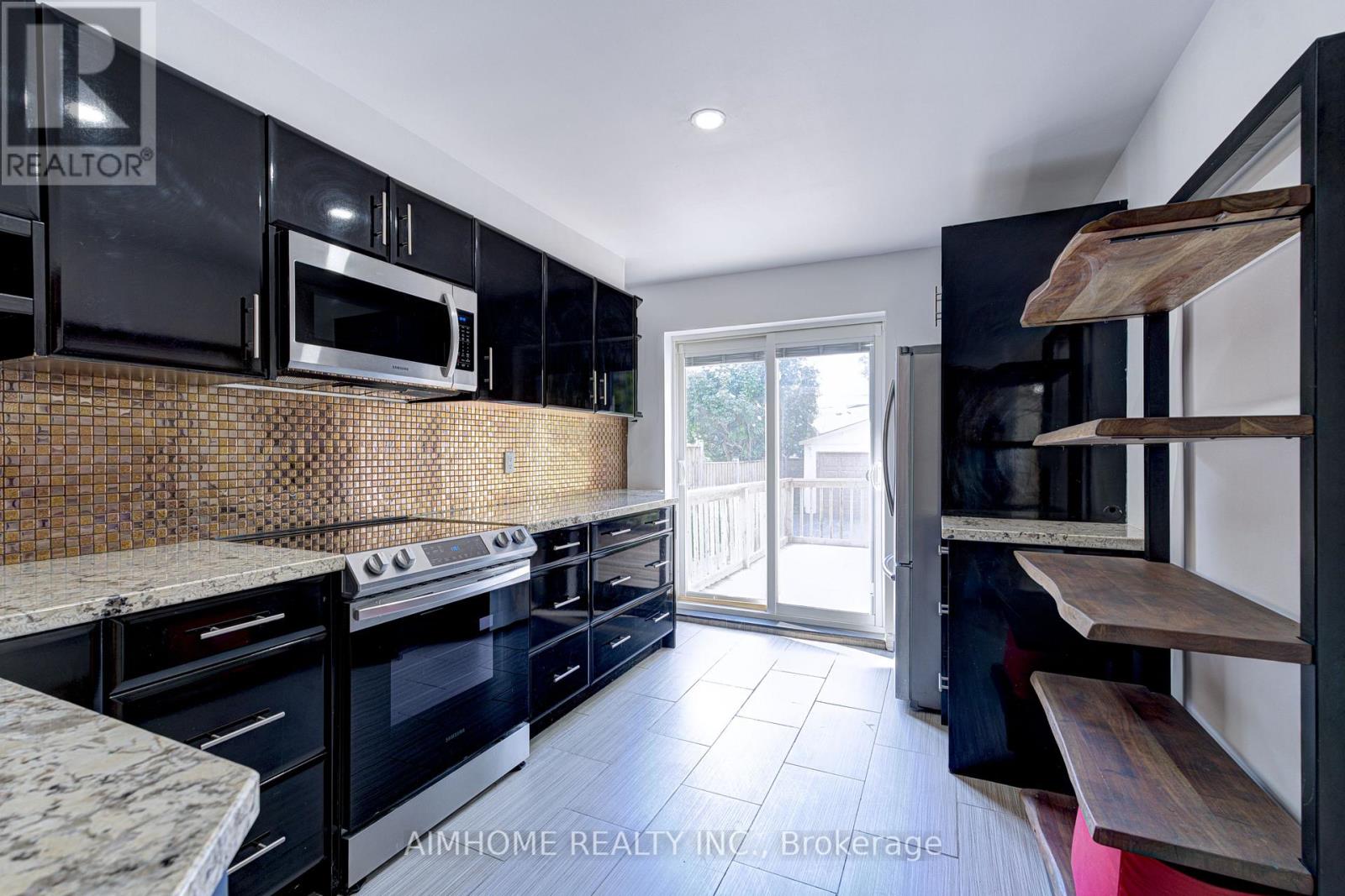 97 Edgecroft Road, Toronto, Ontario M8Z 2C2 - Photo 31 - W12573922