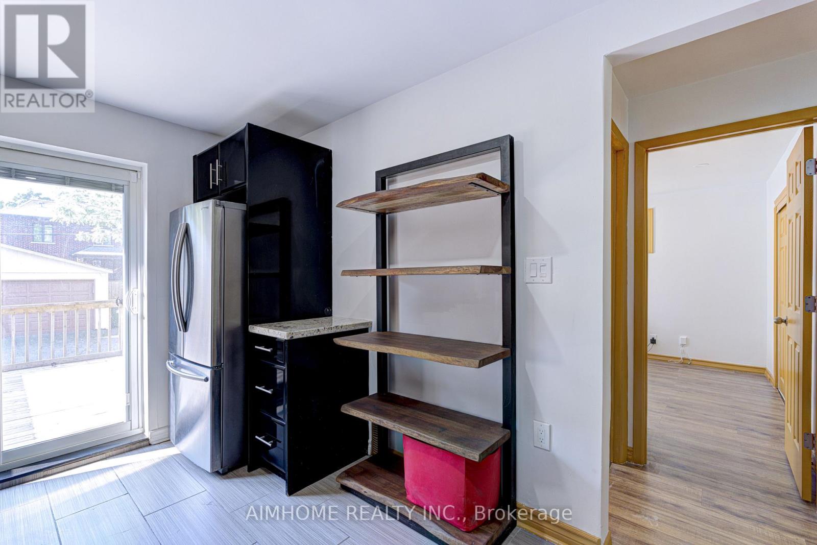 97 Edgecroft Road, Toronto, Ontario M8Z 2C2 - Photo 32 - W12573922