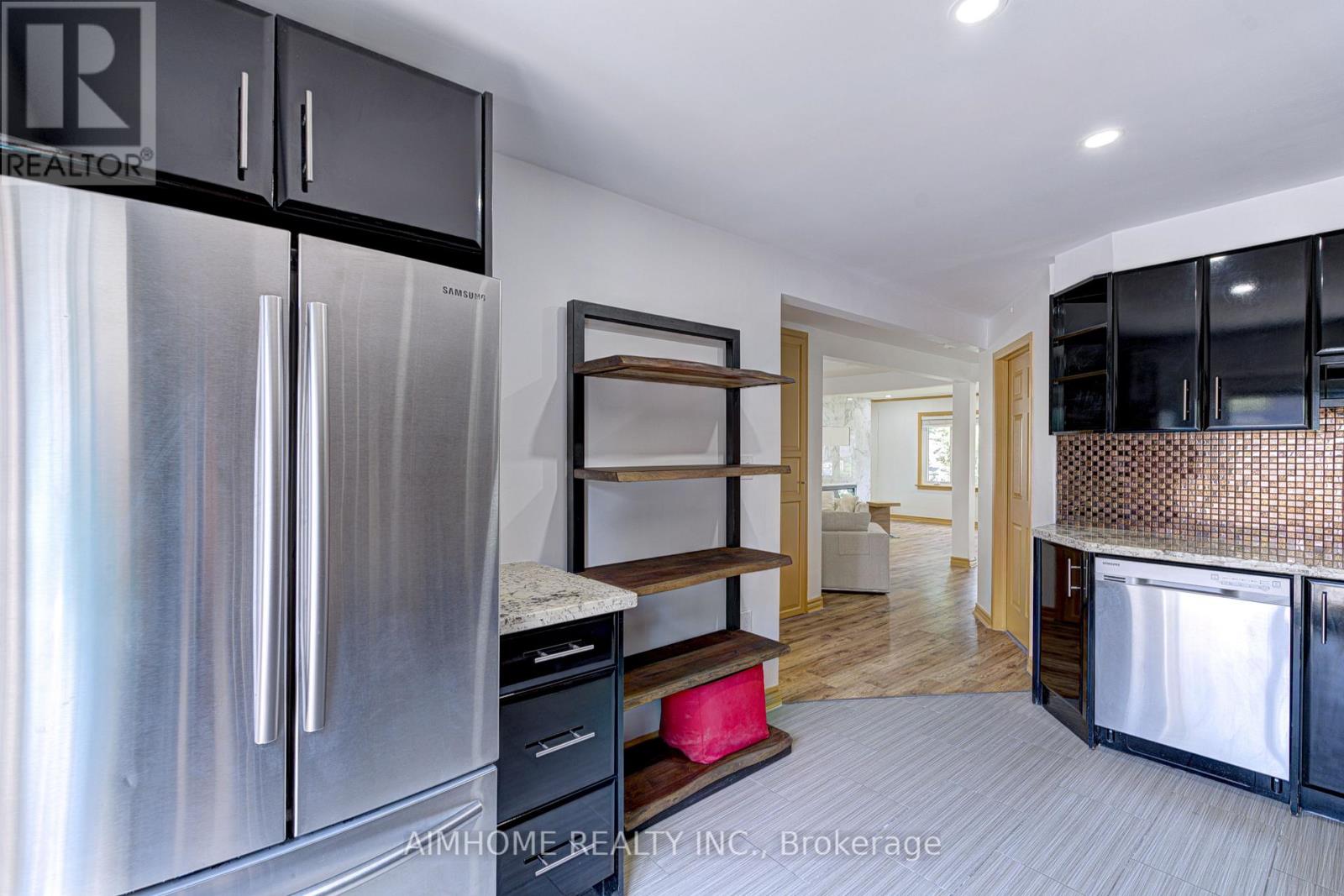 97 Edgecroft Road, Toronto, Ontario M8Z 2C2 - Photo 33 - W12573922