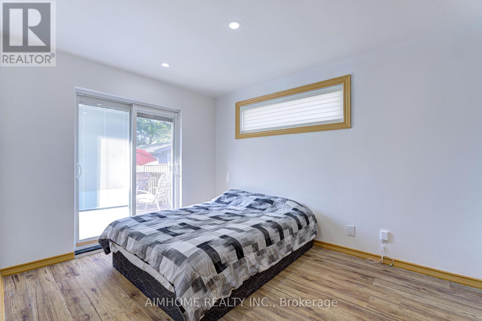 97 Edgecroft Road, Toronto, Ontario M8Z 2C2 - Photo 41 - W12573922