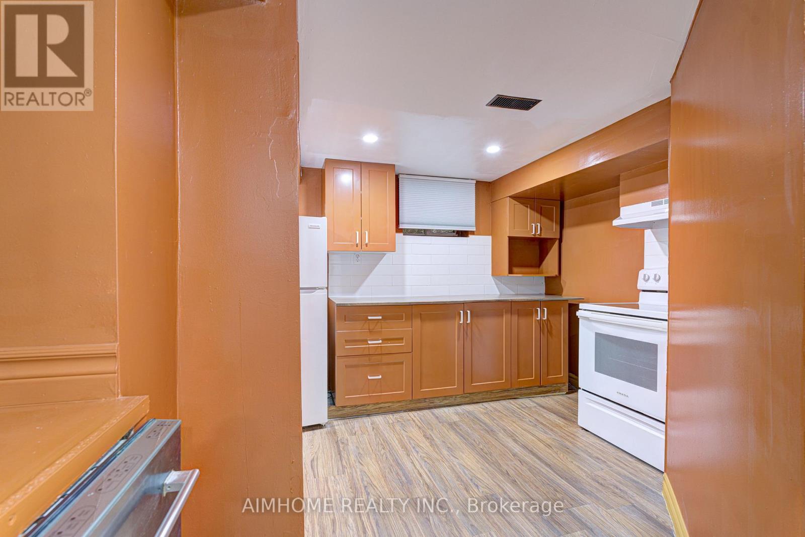 97 Edgecroft Road, Toronto, Ontario M8Z 2C2 - Photo 48 - W12573922