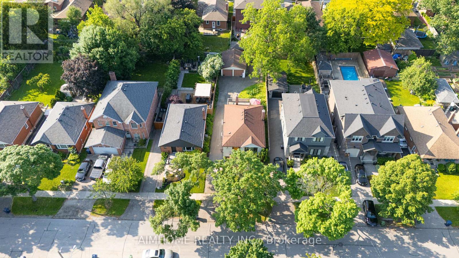 97 Edgecroft Road, Toronto, Ontario M8Z 2C2 - Photo 7 - W12573922