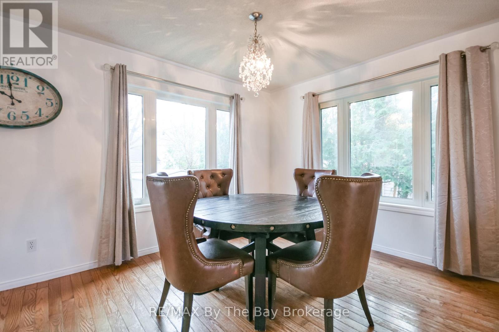 63 Fernbrook Drive, Wasaga Beach, Ontario  L9Z 1G4 - Photo 10 - S12574014