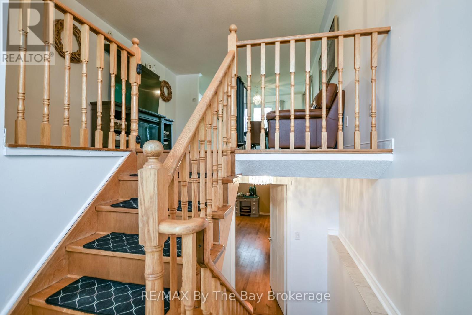 63 Fernbrook Drive, Wasaga Beach, Ontario  L9Z 1G4 - Photo 2 - S12574014